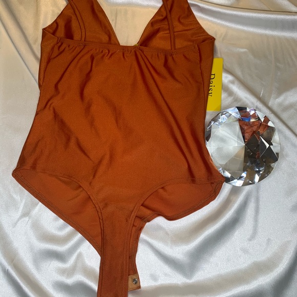 Bodysuit NWT Burnt orange - Picture 2 of 2